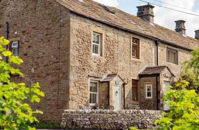 PARK GRANGE COTTAGE, family friendly, with a garden in Threshfield