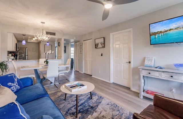 Park Shore Resort- BLDG I #351*Remodeled*