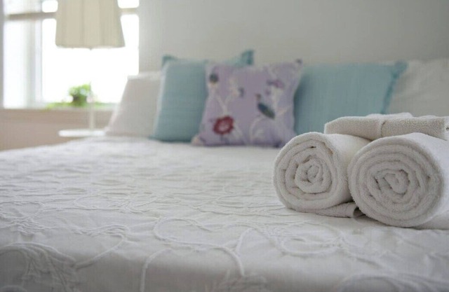 ♥Parking★ 5★ Location ♛King Bed♥West Penn Hospita