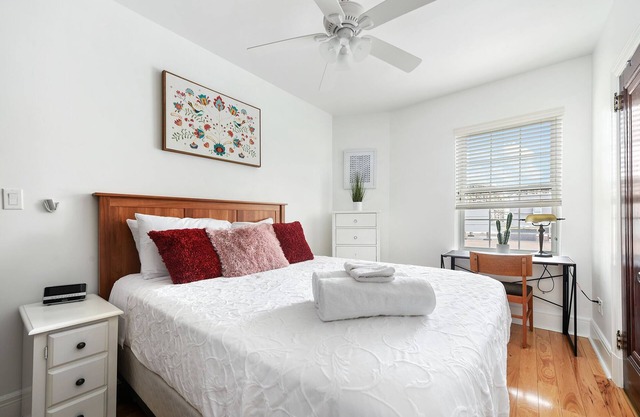 ♥Parking~5★Location♛Queen Bed♥West Penn♥10min DT★Elevator- Cental Location