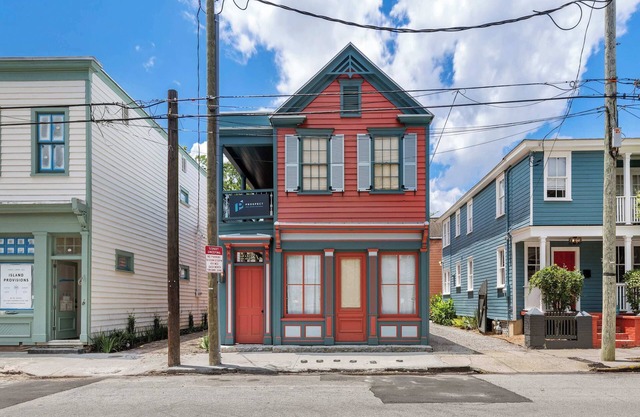 Parlour House | Stunning Decor & Victorian Renovations