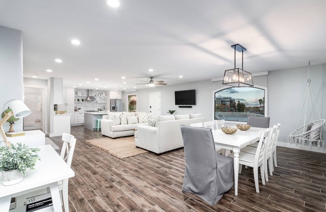 PARSONS VILLAS - Grimaldi's Downtown Old Town Penthouse | Shopping, Night Life, Restaurants