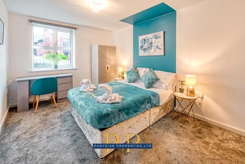 Parydise Properties Presents The Sale Symphony - Stylish 6-Person Stay for Business or Leisure
