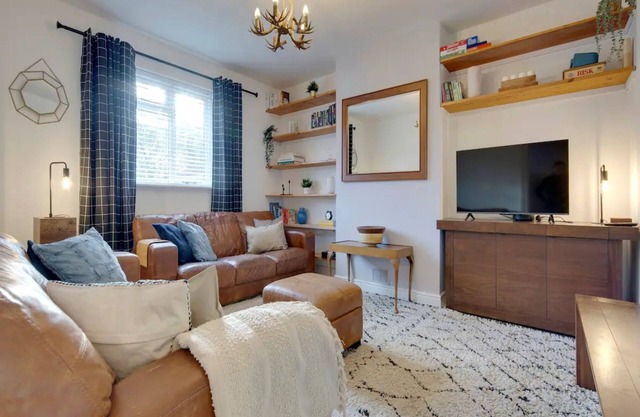 Pass the Keys | Centrally located Victorian terrace Free parking