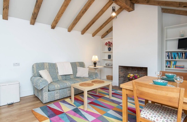 Pass the Keys | Charming Garden cottage with parking