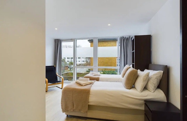 Pass the Keys | Modern 4Bed 3Bath Balcony Apartment in Shoreditch