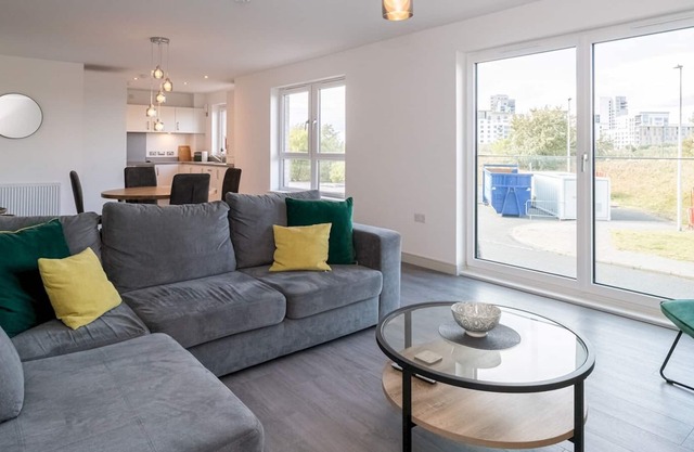 Pass the Keys | Modern 3Bed Flat with Free Parking and Stunning Views