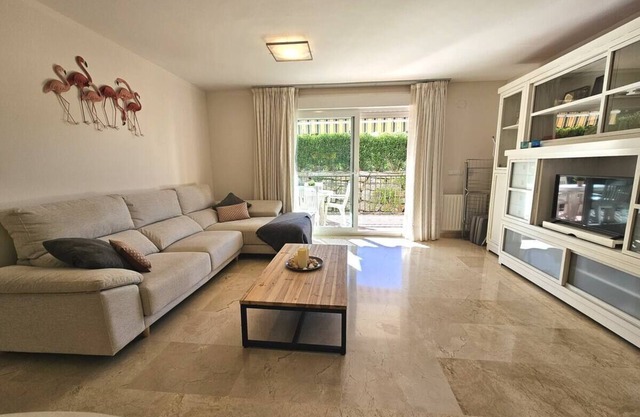 Pass the Keys | Nice and Bright Apartment