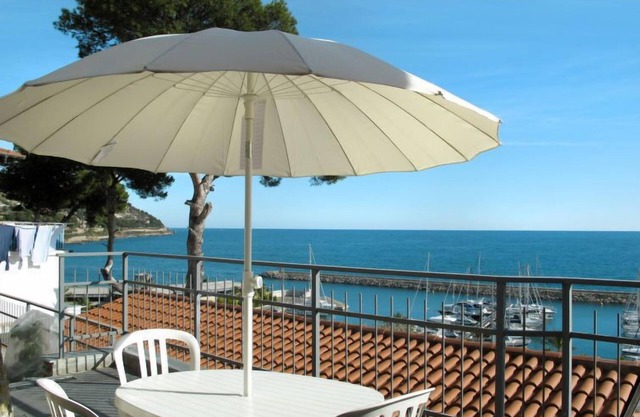 Passiflora (SLR400) by Interhome