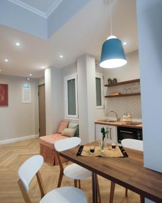 Patio Apartment near metro & Acropolis