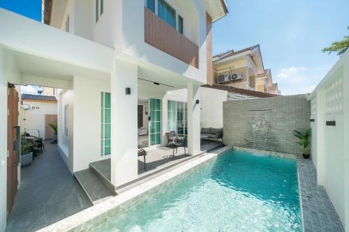 Patong pool Villa 5 BR