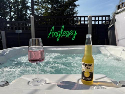 Pauls Place - Cosy Cottage with Hot Tub