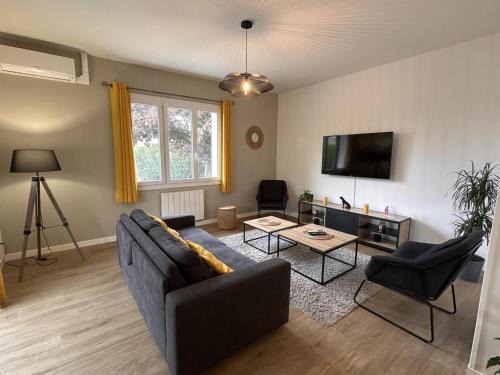 Pavillon rénové à Broût-Vernet avec jardin et climatisation - FR-1-489-417