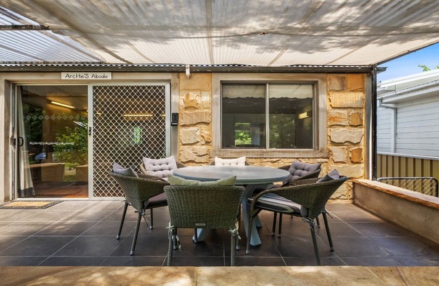 Pay 5, Stay 7 for School Holidays-> pet friendly