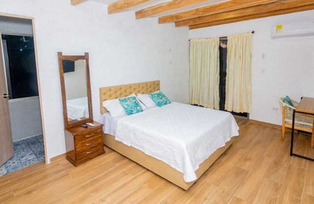 PB-C6 HABITACIÓN TIPO CABAÑA EN ISLA CON DESAYUNO Y JACUZZI PRIVADO