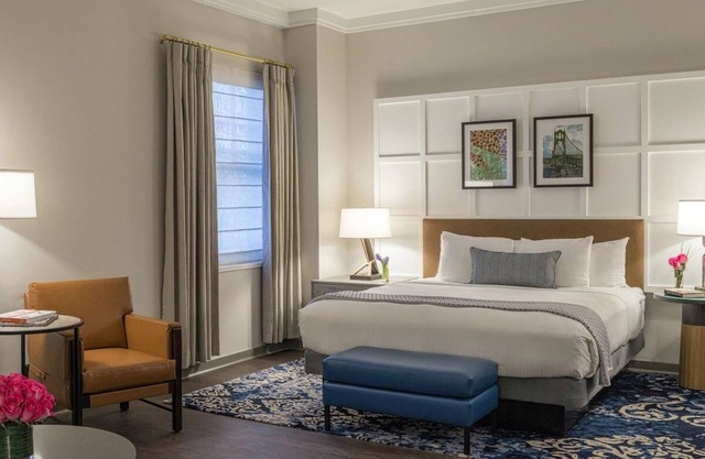 PDX Cultural Suite: 2 Units with Stunning Views, Minutes to Museums & Gardens