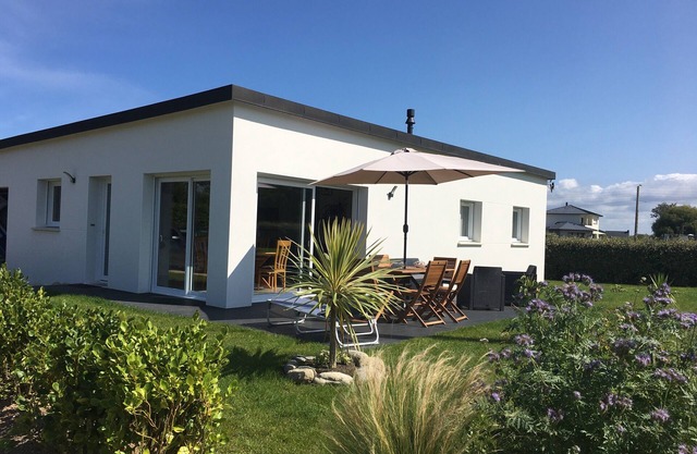 PEACE AND QUIET 100M FROM THE SANDY BEACH