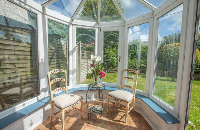 Peaceful 2 Bed 2 Bathroom House nr Shops in Rock