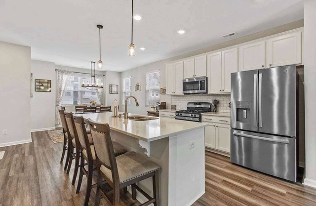 Peaceful 3-bedroom house with AC in Raleigh