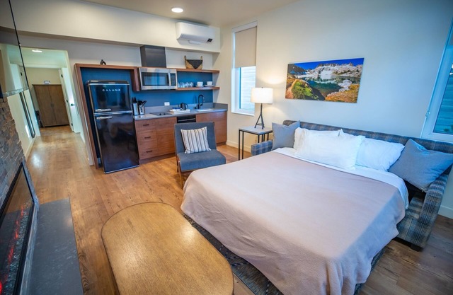 Peaceful Alpine Room with Sauna Access, Ideal for Outdoor Lovers & Ski Trips