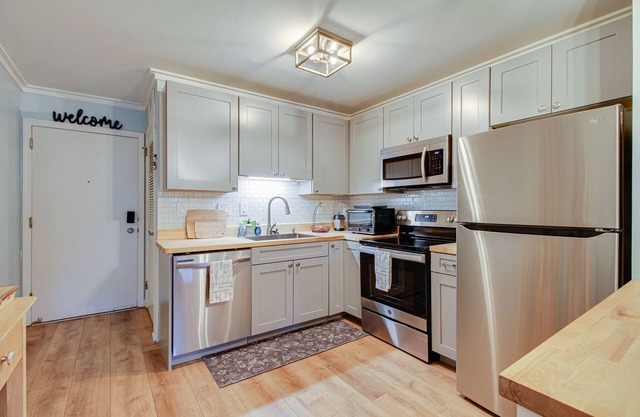 Peaceful Beach Condo with Pools, Tennis & More!