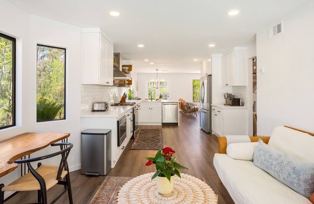 Peaceful Fallbrook Vineyard Villa Poolhouse - No Cleaning Fee!