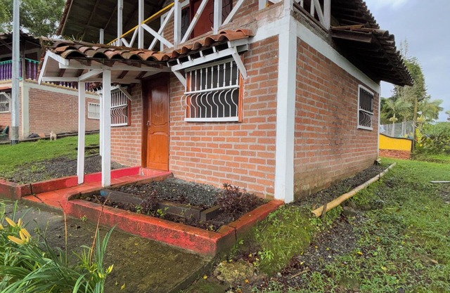 Peaceful Filandia Cabin - Nature, Views & Horses