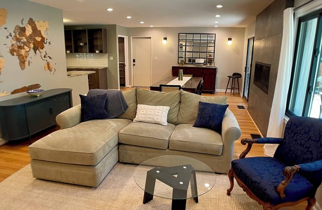 Peaceful Forest Home, 5 Minutes From Downtown!