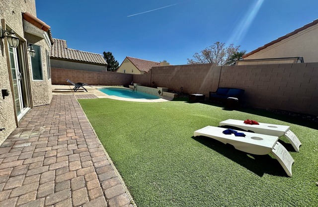 Peaceful Gateway 3BR Pool Bbq Fall Las Vegas