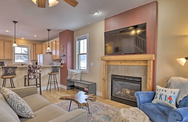 Peaceful Granby Home w/ Deck < 3 Mi to Ski & Golf!