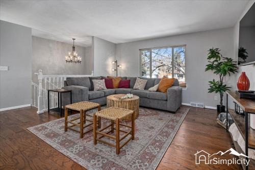 Peaceful Home W Deck & Fire Pit