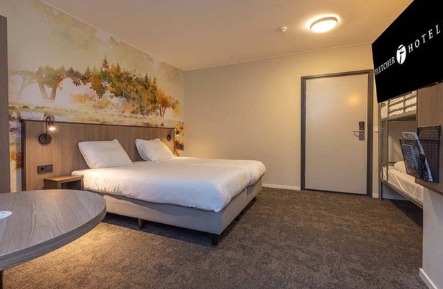 Peaceful Hotel Room in the Woods | Explore Dutch Nature at Your Door