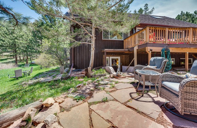 Peaceful Mountain Retreat w/View, Near Boulder!