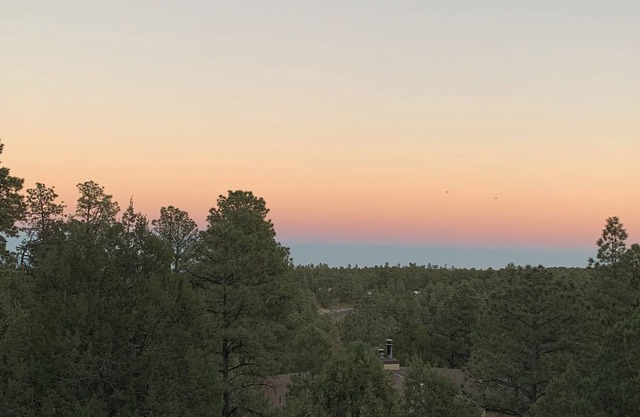 Peaceful Mountain Views Escape near Ski Resort and Downtown Entertainment