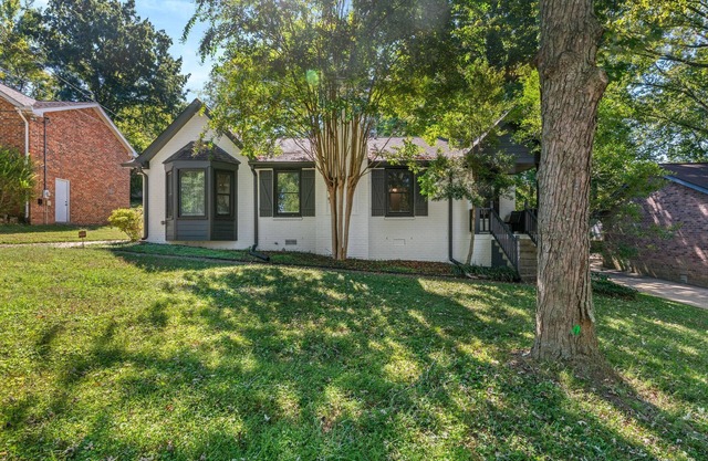 Peaceful Nashville Retreat w/Office, Deck & Quick Downtown Access