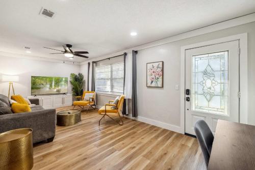 Peaceful Retreat Pet-Friendly 5 mins to Shands & UF
