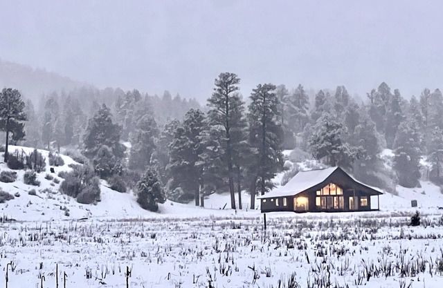 Peaceful retreat on 35 acres w/spectacular mountain views!