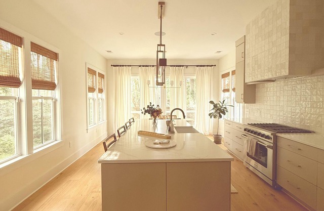 Peaceful stay in Zen Luxe Charleston Home