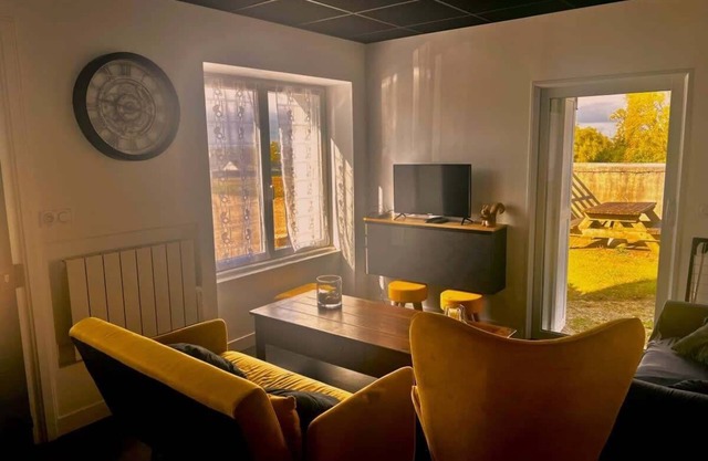 Peaceful town house in Plougoulm for 6