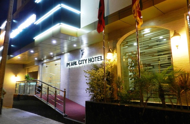 Pearl City Hotel