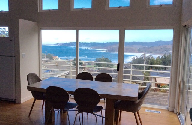 Pedro Point Commanding Ocean View Home, 20 minutes south of SF to quiet paradise