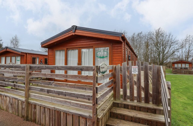 PEGASUS, pet friendly, character holiday cottage in Felmoor Park