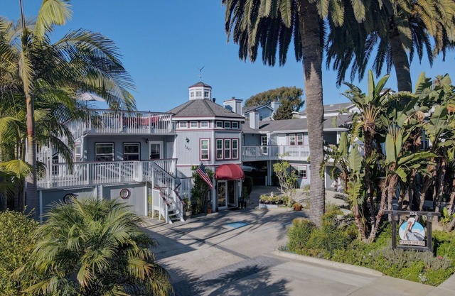 Pelican Cove Inn