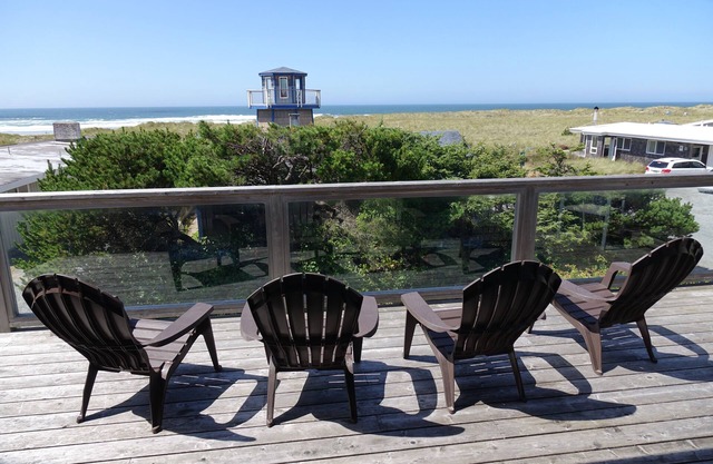 Pelican Point: Spacious Ocean View Home in Manzanita (MCA #200)