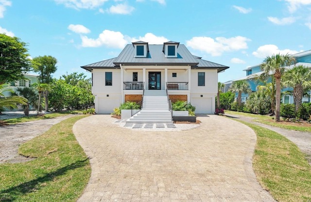 Pelican's Perch: Gorgeous West Gulf Pool Home. WOW