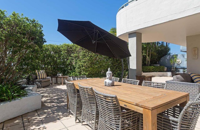 Peninsula Waters, 1/2-4 Soldiers Point Road - Aircon, pool & massive outdoor area