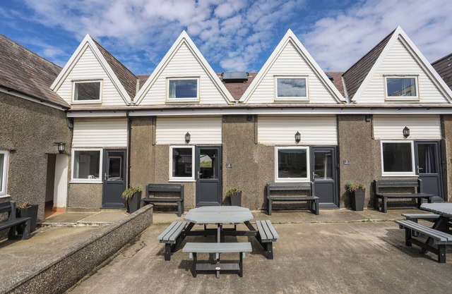 PENRHYN - 4 TY'N DON, pet friendly in Abersoch