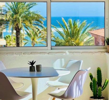Penthouse - Beach - Sea View - Pool - 40 sqm Private Terrace - One Bedroom - Sleeping Alcove