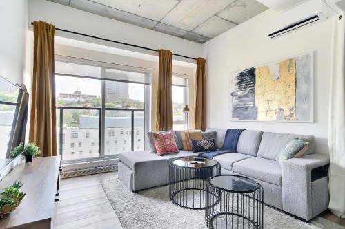 Penthouse, near old city