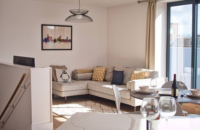 Penthouse next to Mailbox- 5 minutes to New Street